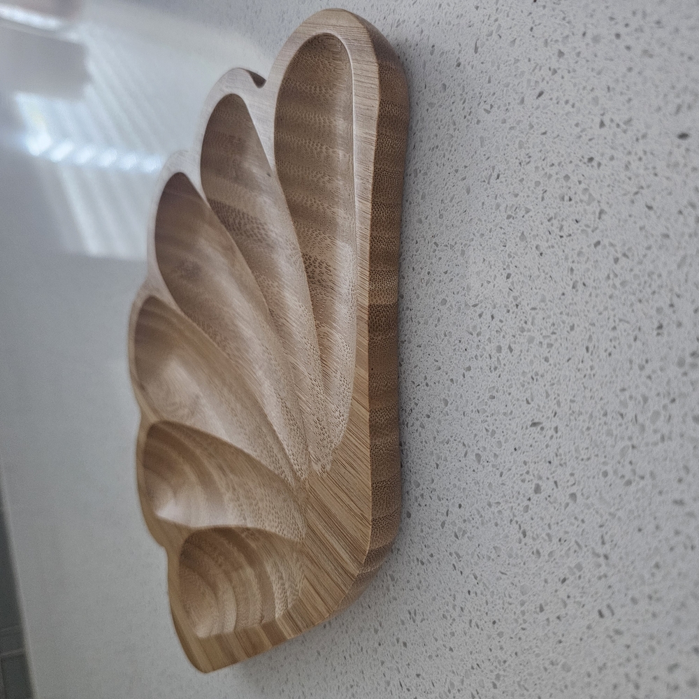 Natural Bamboo Shell-Shaped Tray - Picture 2 of 2